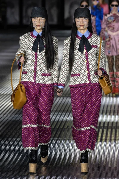 Look 45